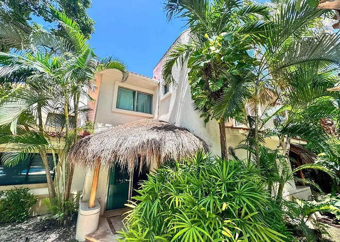 Appartement Tropical 3br Retreat W Pool & Essentials *