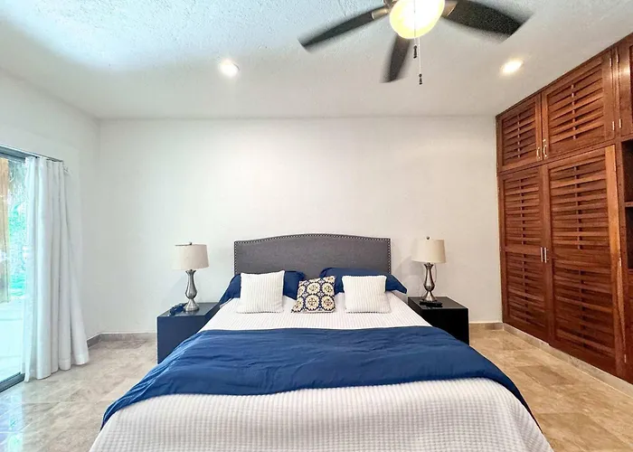 Tropical 3br Retreat W Pool & Essentials Appartement *