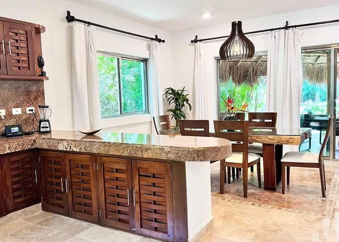 Apartamento Tropical 3br Retreat W Pool & Essentials *
