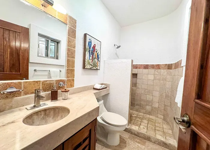 Tropical 3br Retreat W Pool & Essentials *