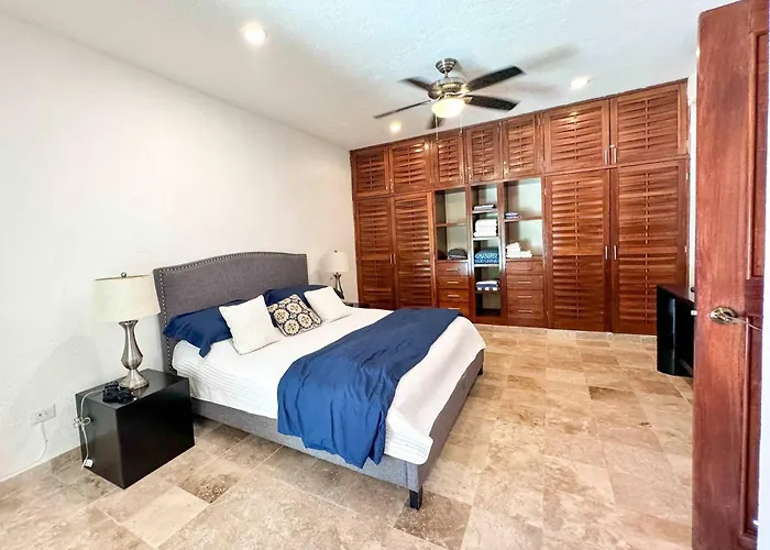 Tropical 3br Retreat W Pool & Essentials