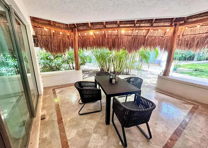 Appartement Tropical 3br Retreat W Pool & Essentials *